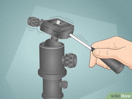 How to Tighten a Tripod